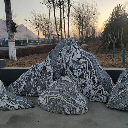 雪浪石切片组合 庭院枯山水造景的流动诗篇